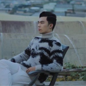 Meet your Posher, Hoàng